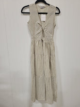 Load image into Gallery viewer, Compania Fantastica, Cream Cut Out Dress
