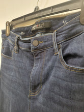 Load image into Gallery viewer, Liverpool Cropped Jeans
