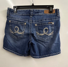 Load image into Gallery viewer, 7 for all Mankind, Shorts, size 6
