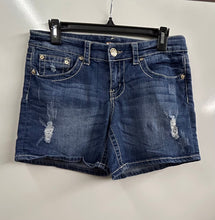 Load image into Gallery viewer, 7 for all Mankind, Shorts, size 6
