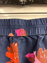 Load image into Gallery viewer, JCrew, shorts, size 8
